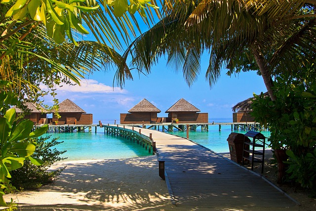 Clear blue waters of the Maldives, luxury resort